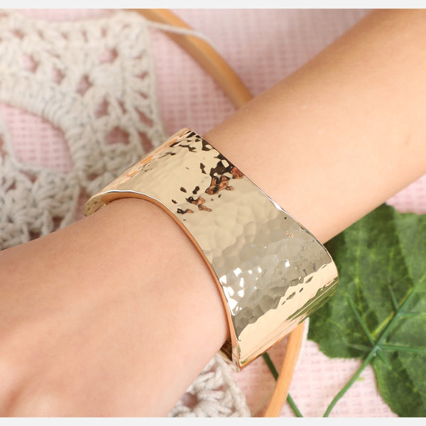 Wide cuff Bracelet