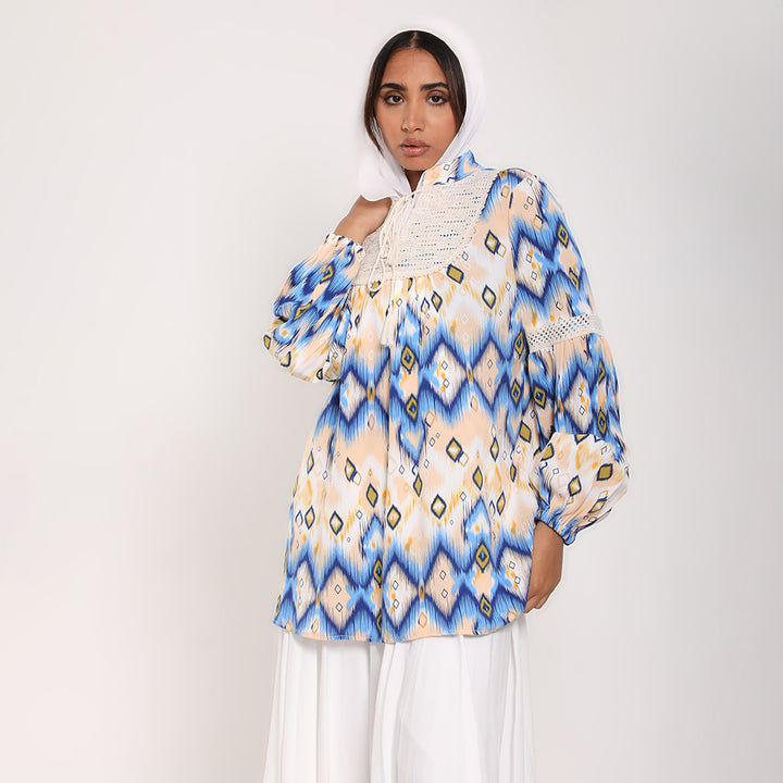 Printed blouse with puffy sleeves