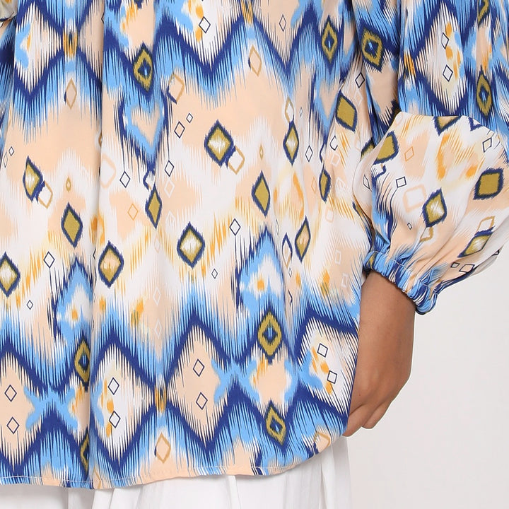 Printed blouse with puffy sleeves