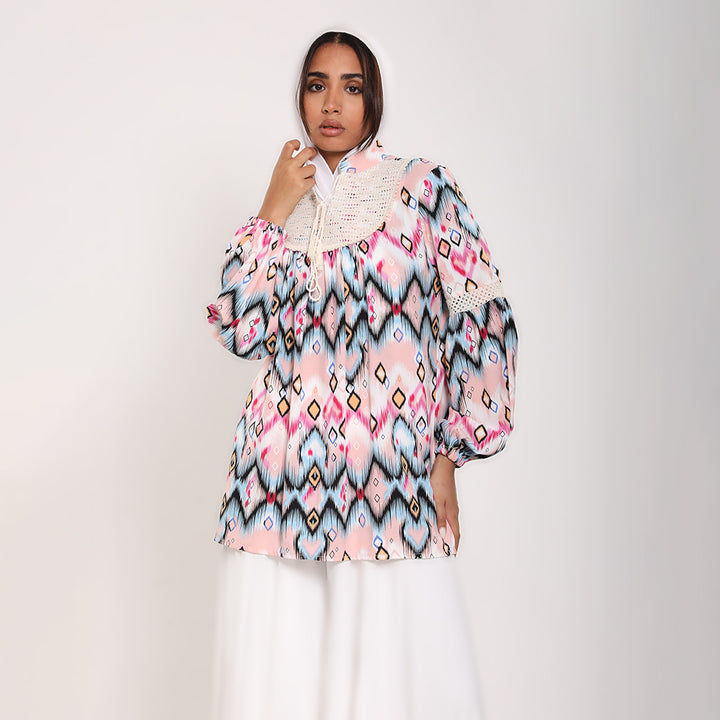 Printed blouse with puffy sleeves