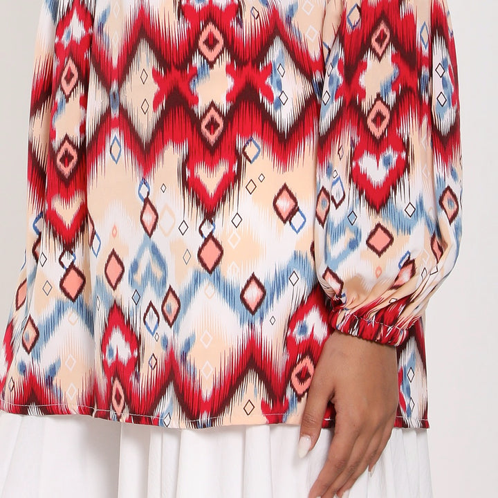 Printed blouse with puffy sleeves