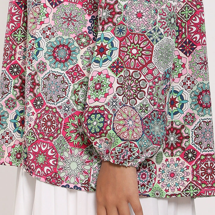 Printed blouse with puffy sleeves