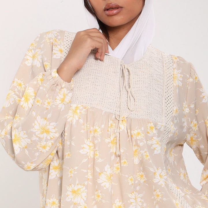 Printed blouse with puffy sleeves