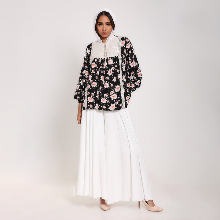 Printed blouse with puffy sleeves